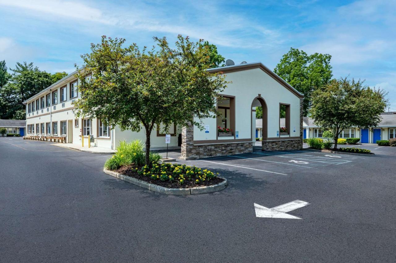 Rodeway Inn Poughkeepsie Exteriér fotografie
