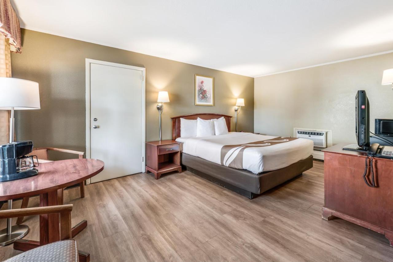 Rodeway Inn Poughkeepsie Exteriér fotografie