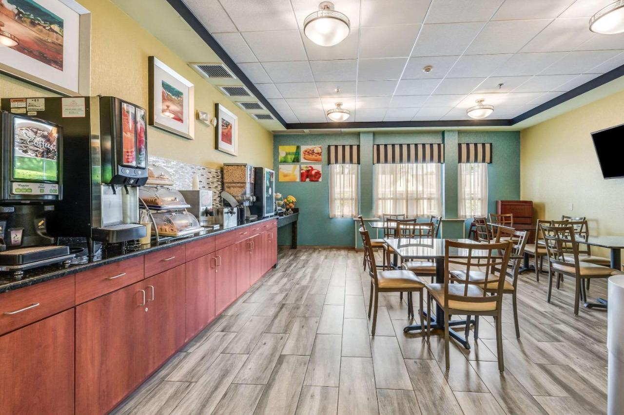 Rodeway Inn Poughkeepsie Exteriér fotografie